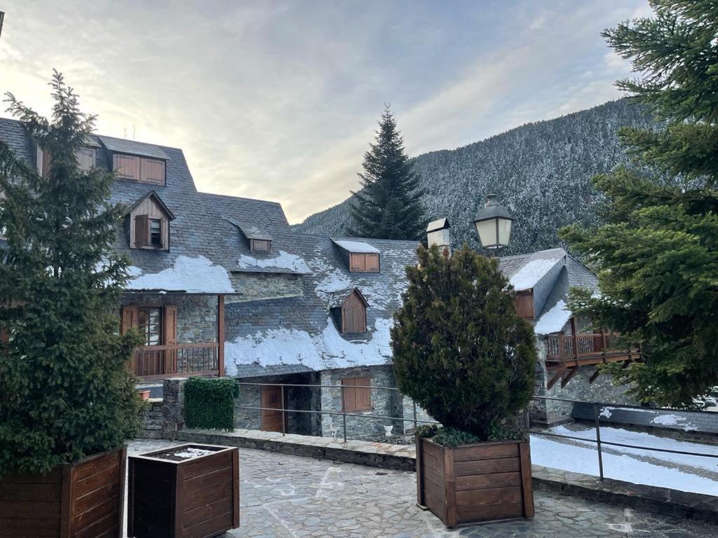 Baqueira 1500 Pie De Pistas Apartamento Cuilas Naut Aran  Exterior foto